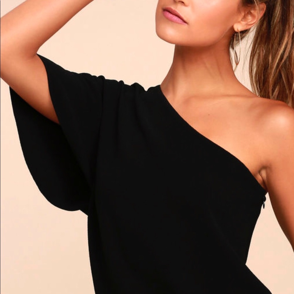 One shoulder top
